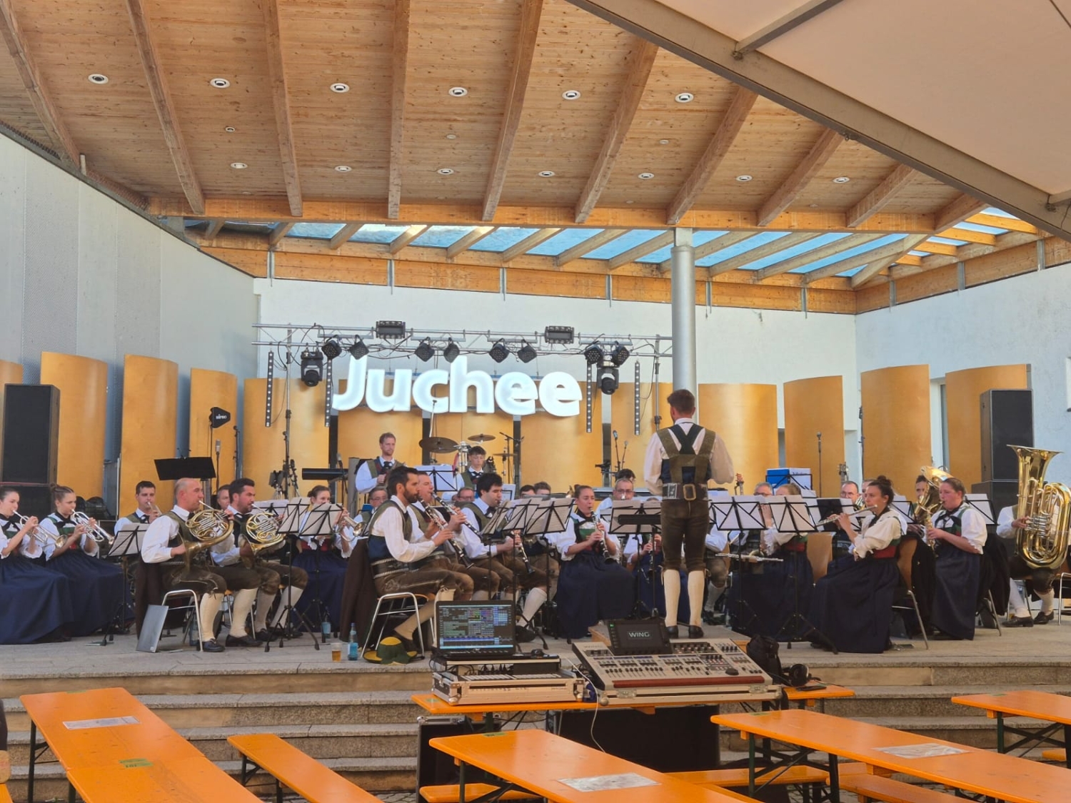 WhatsApp Image 2025-10-06 at 00.08.57 (1)